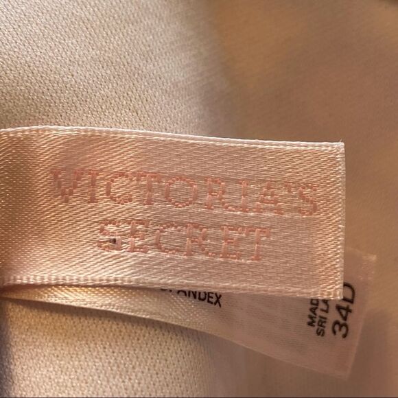 Victoria’s Secret Bikini Top Size 34D - Picture 3 of 10